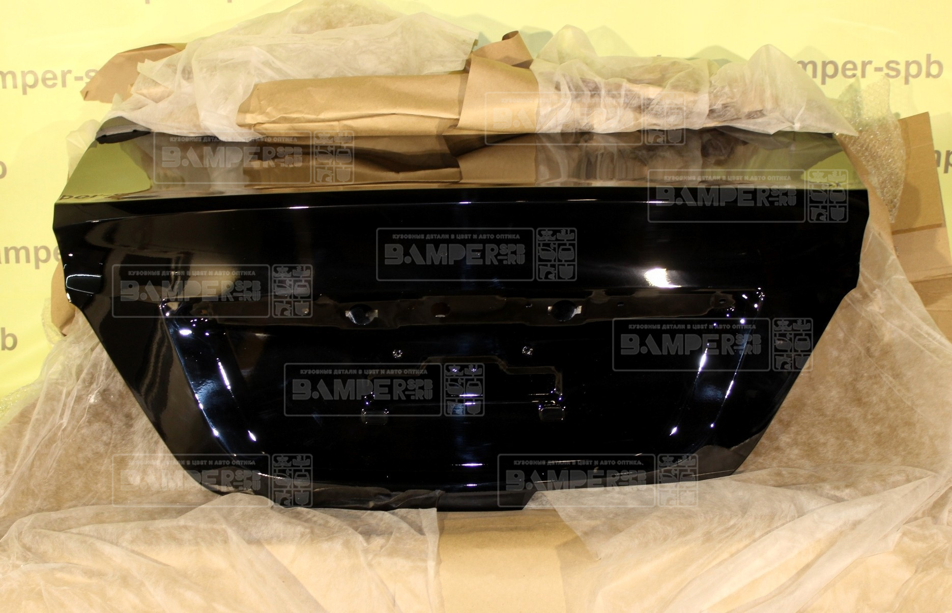 Крышка багажника Hyundai Solaris 1 2011-2017 седан без личинки замка MZH Phantom Black Черный