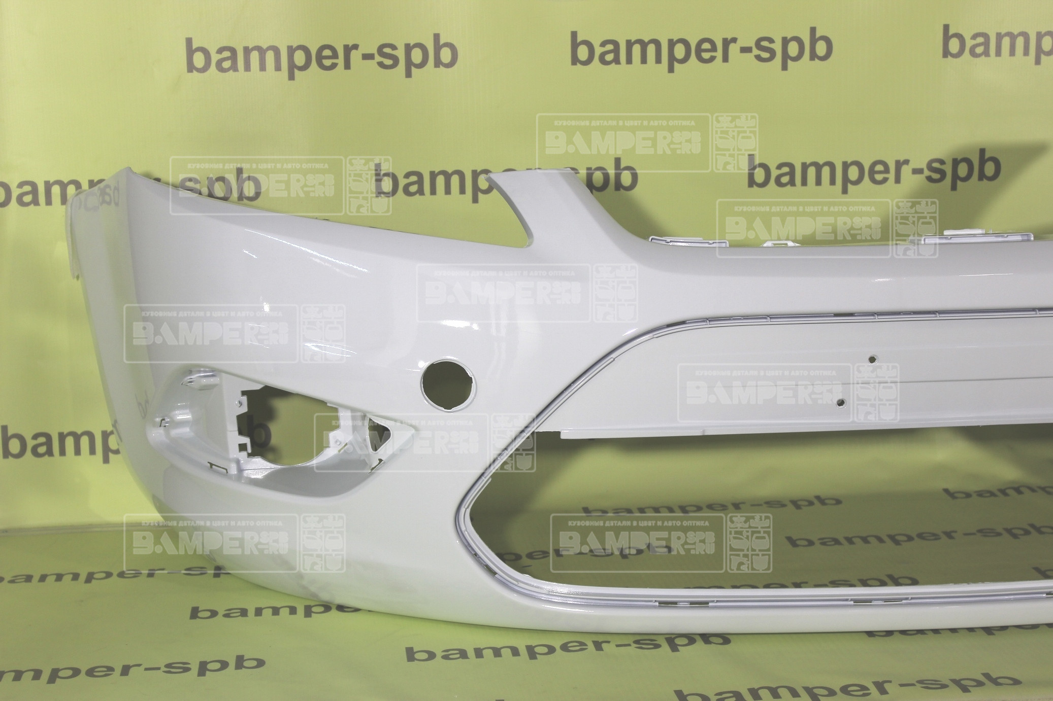 Бампер передний Ford Focus 2 2008-2010 7VTA Frozen White Белый