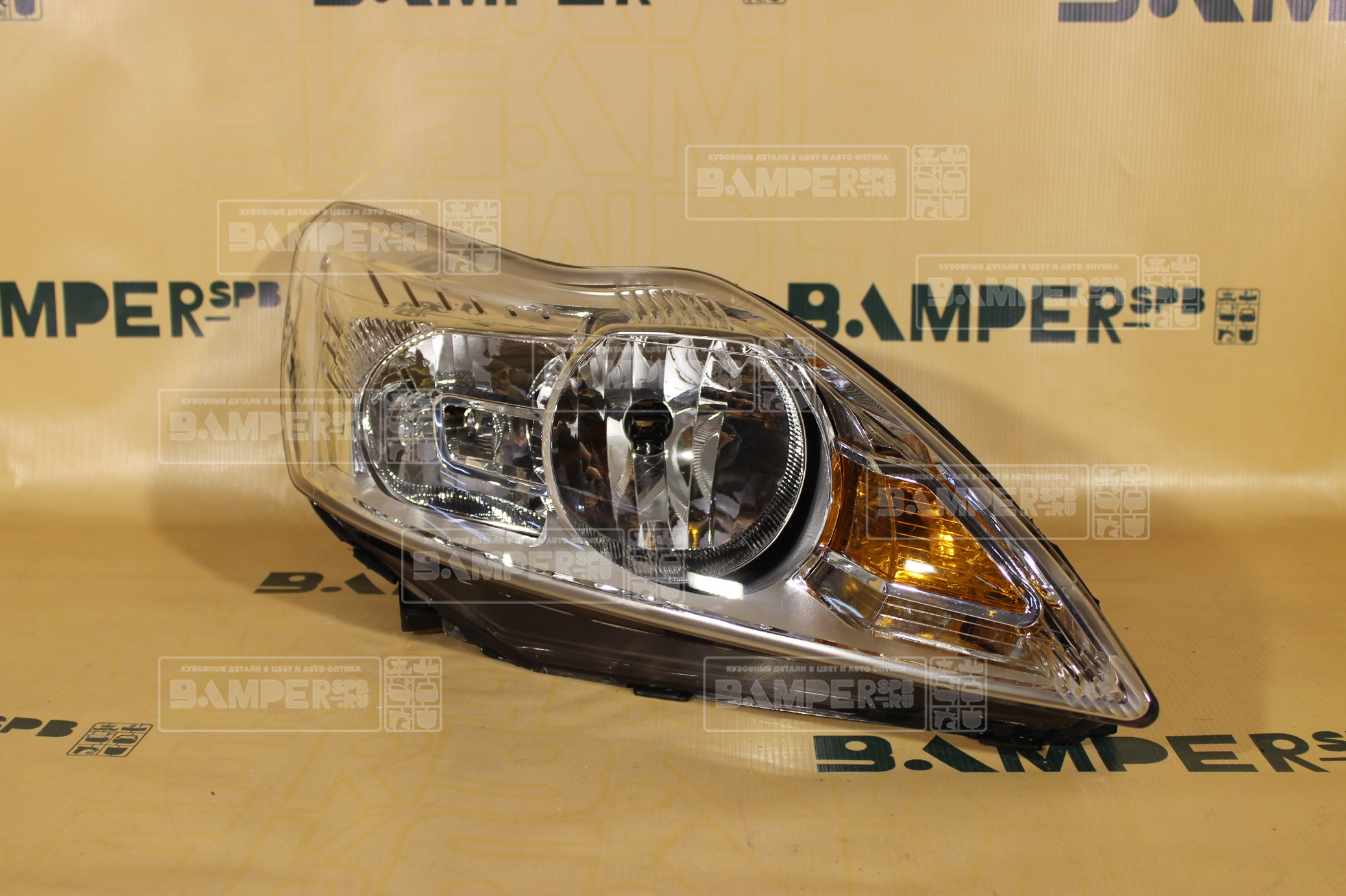Фара правая Ford Focus 2 2008-2011 галоген, светлая, ручная регулировка А.