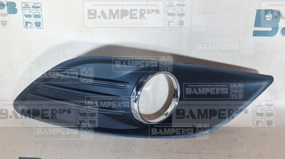 Окантовка противотуманной фары правая Ford Focus 2 2008-2011 Э.