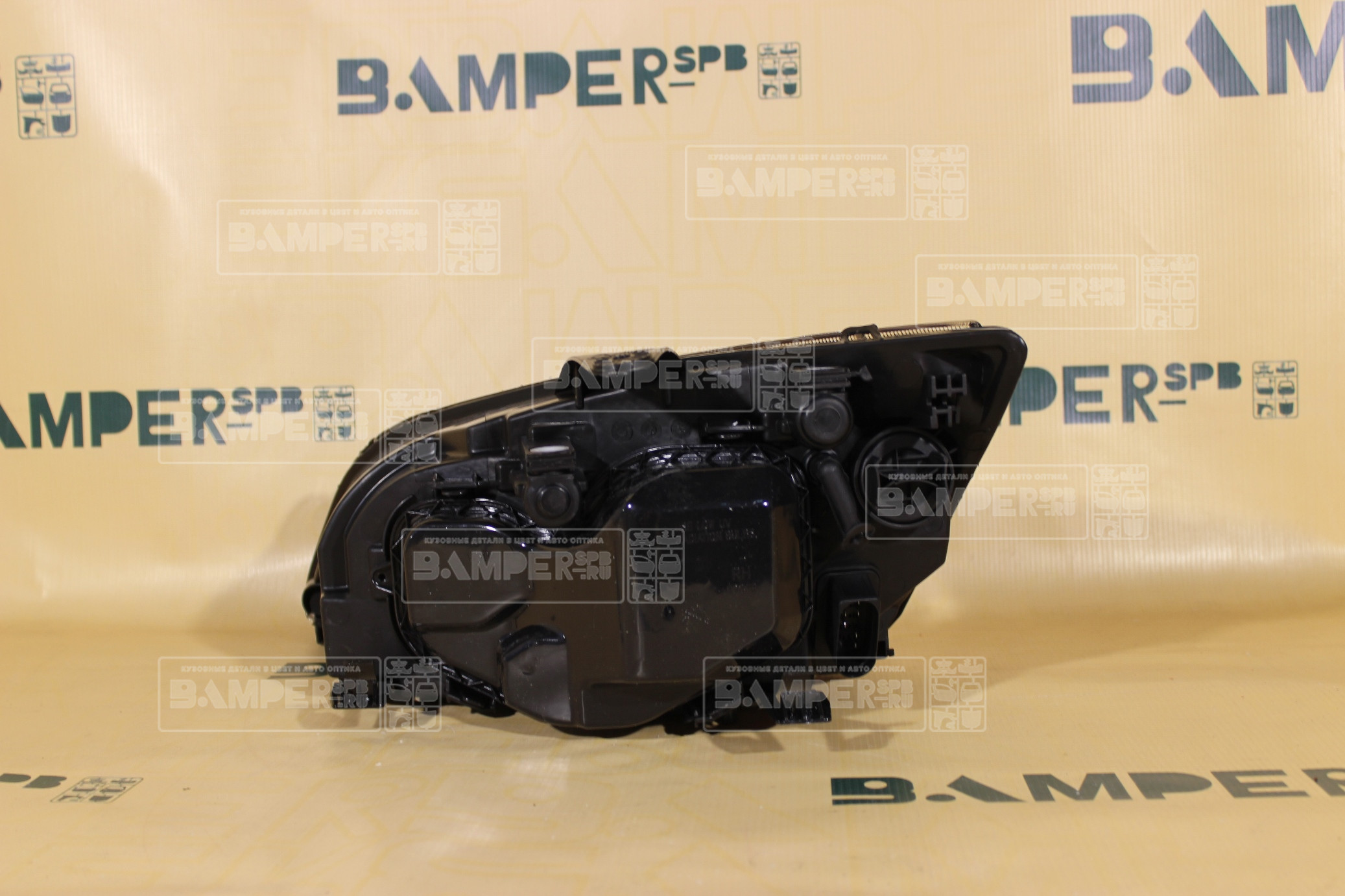 Фара правая Ford Focus 2 2005-2008, галоген, черная Э.