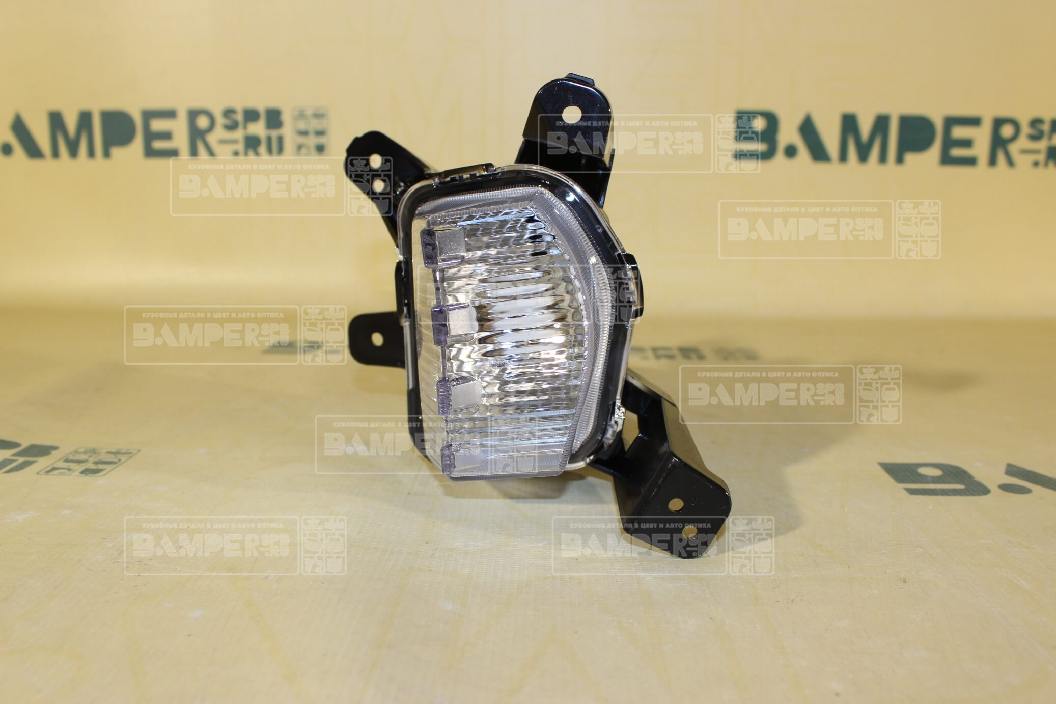 Повторитель поворота Kia K5 2020- правый  Э.