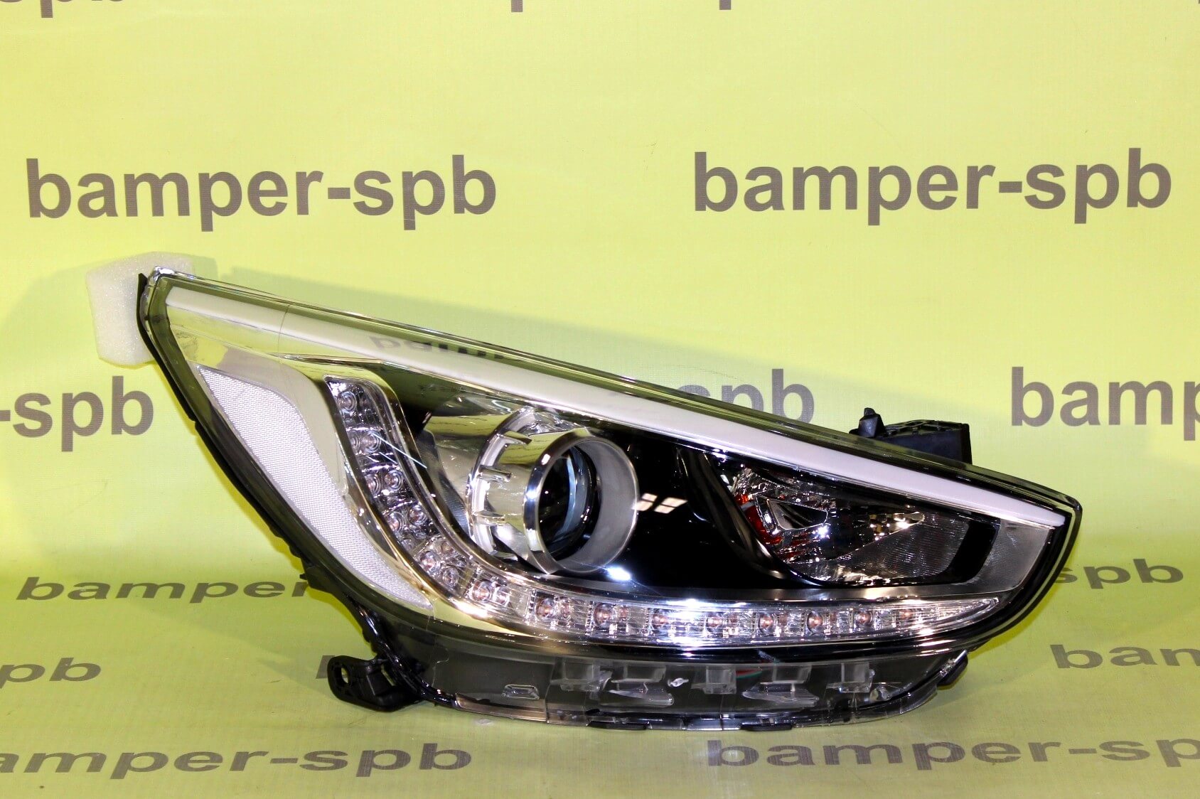 Фара правая Hyundai Solaris 1 2011-2014 светодиодные ДХО LED линзованная, без корректора Э.