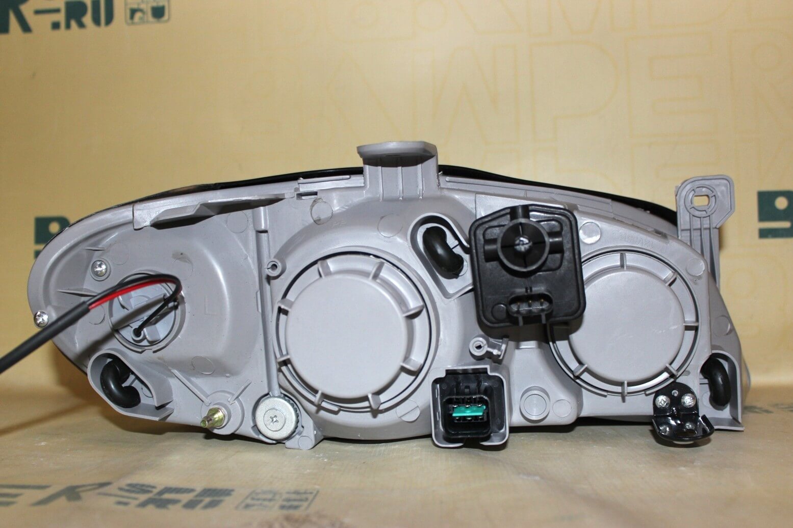 Фара левая Kia Spectra 2004-2011 с эл.кор. Э.