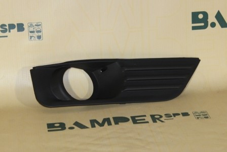 Окантовка противотуманной фары правая Ford Focus 2 2005-2008 Э.