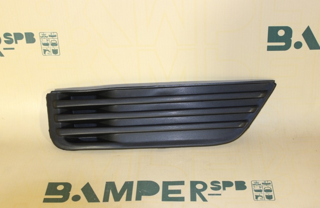Заглушка противотуманной фары Ford Focus 2 2004-2008 правая Э.