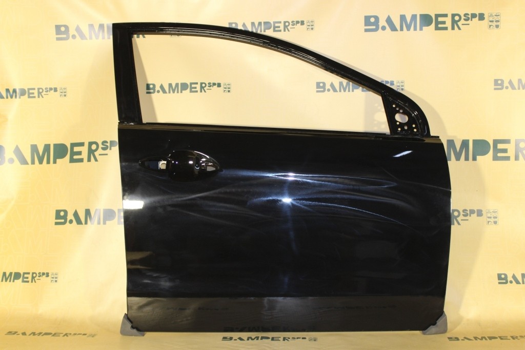 Дверь передняя правая Kia Rio 3 QB 2011-2017 MZH Phantom Black Черный