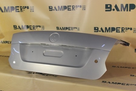 Крышка багажника Volkswagen Polo 5 2010-2020 SDN с отв. под ключ 7B, LR7L Silver Leaf Серебристо-желтый