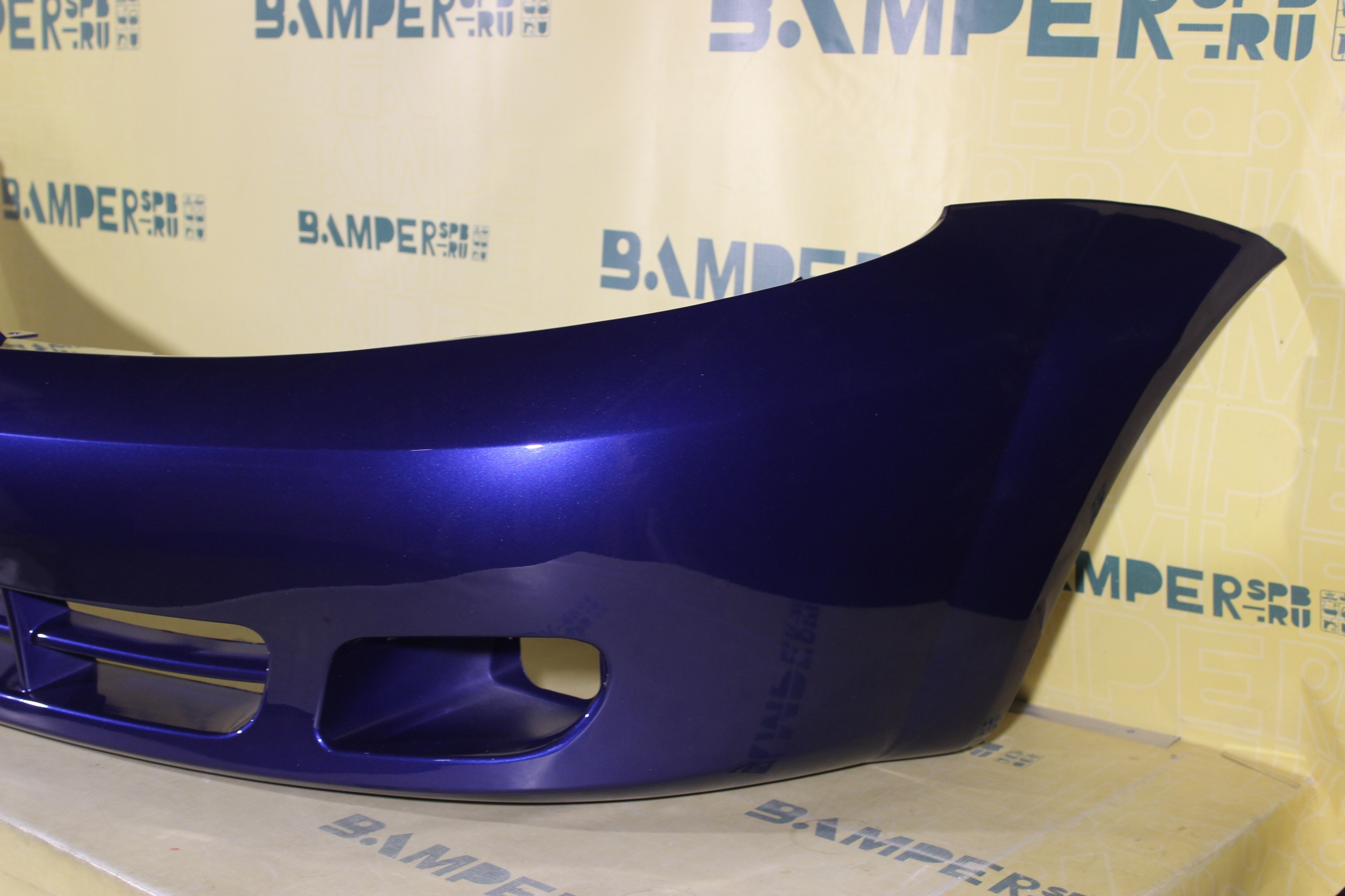 Бампер передний Chevrolet Lacetti 2004-2013 хетчбэк 26V, 15U Imperial Blue Синий металлик