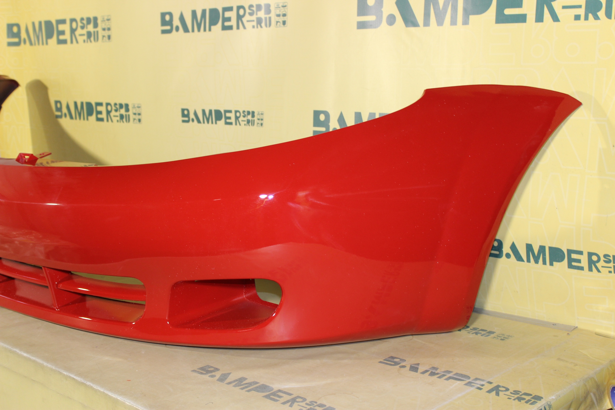 Бампер передний Chevrolet Lacetti 2004-2013 хетчбэк 73L, GGE, 71U Super Red Красный