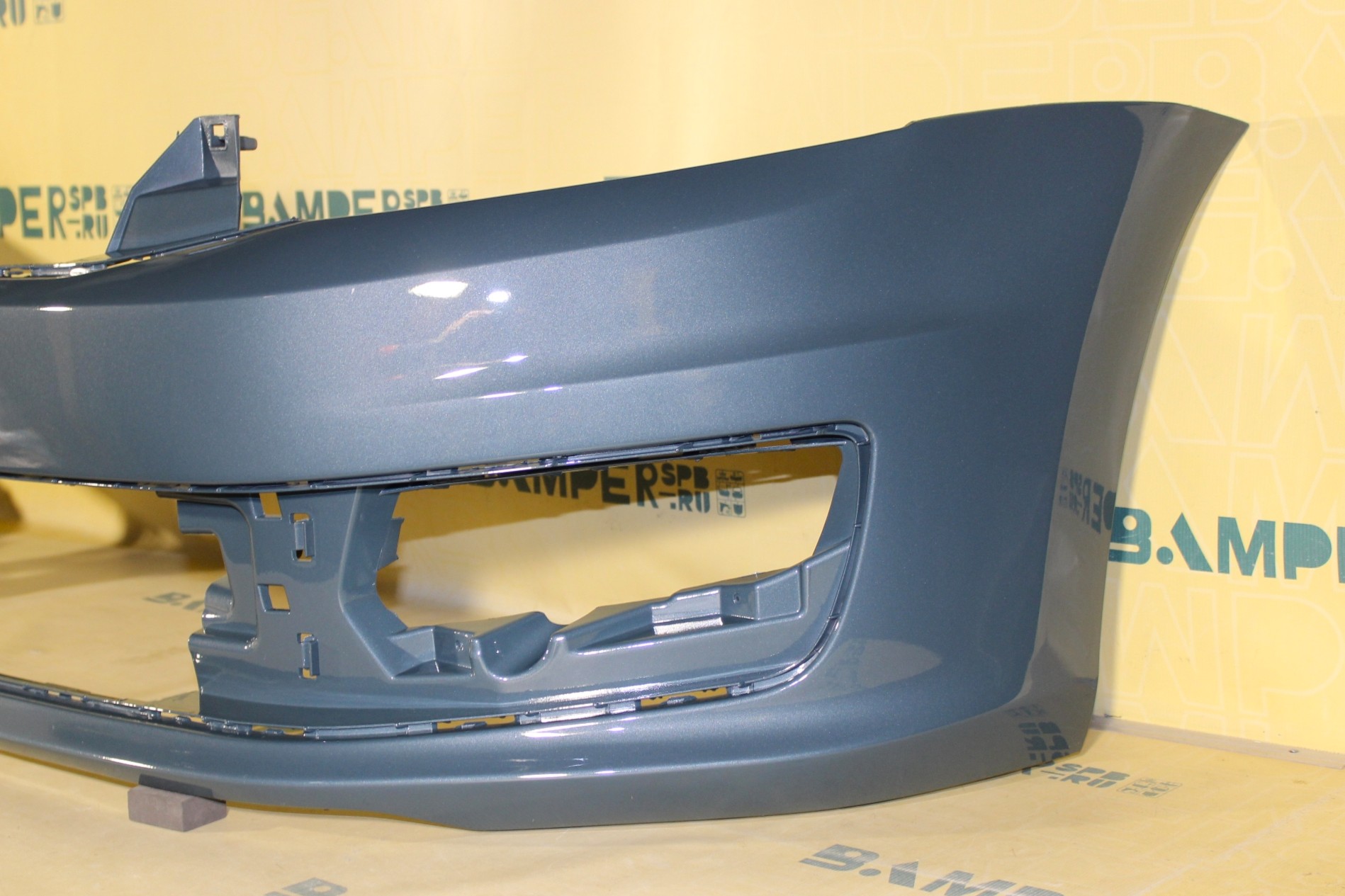 Бампер передний Volkswagen Polo 5 2015-2020 Z3, R5Q, LR5Q Petroleum Blue Серо-синий Т.